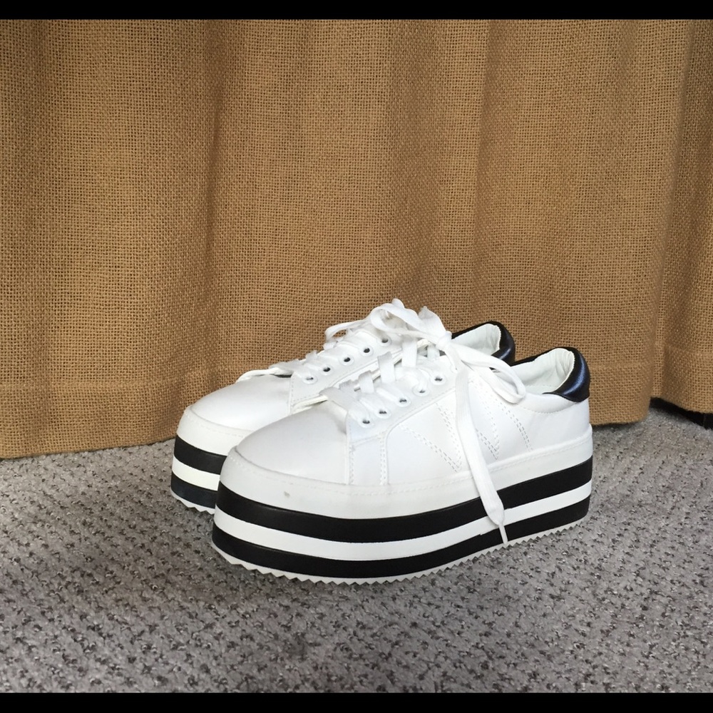Platform sneakers